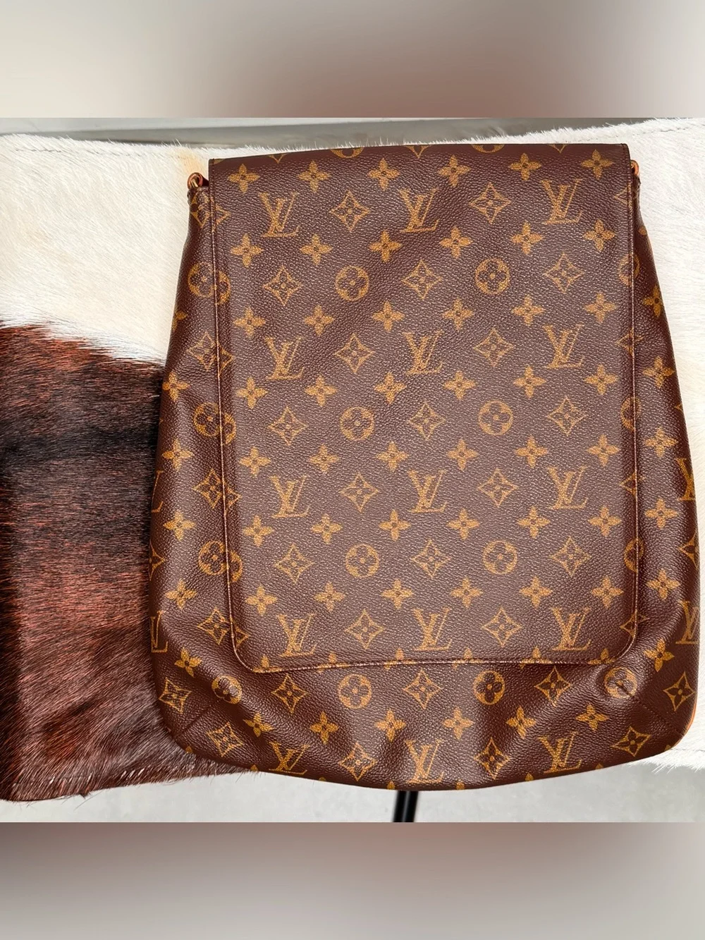Louis Vuitton Musette Salsa GM Monogram Canvas Messenger 12.25” H Bag MΝ M51256